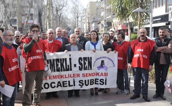 İzmit'te emeklilerden zamlara tepki