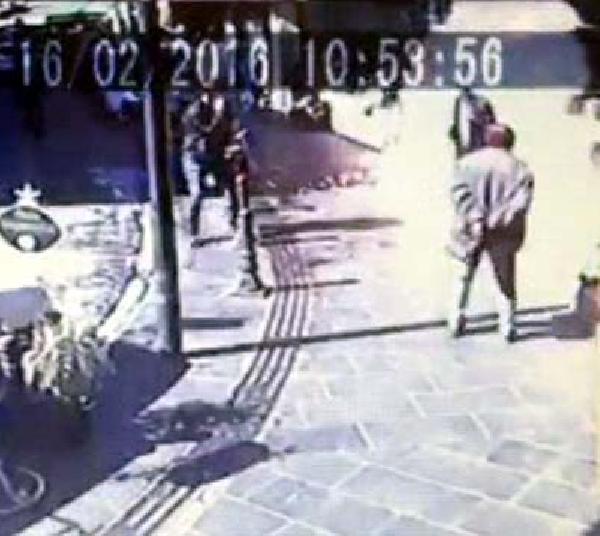 Elektrik trafosu bomba gibi patladı: 1 yaralı