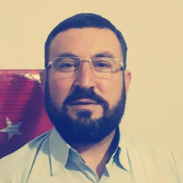 Camide imamın ayakkabısını çalan, güvenlik kamerasında