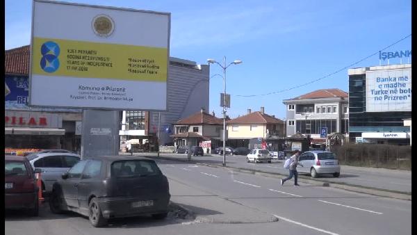 Türkçenin resmi dil olduğu Kosova'da, bağımsızlığın 8. yılında Türkçe kullanılmamasına büyük tepki