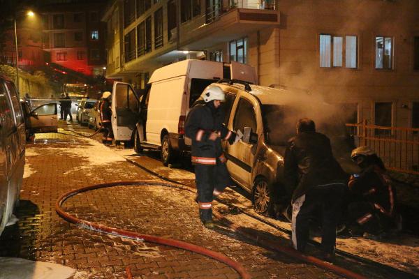 Kağıthane'de 5 araç kundaklandı