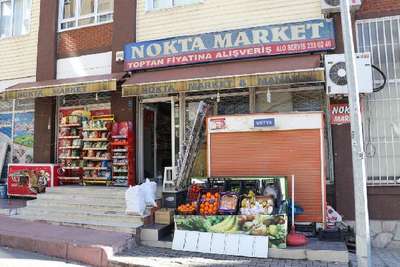 Tabanca şeklindeki çakmakla market soymaya kalkıştı