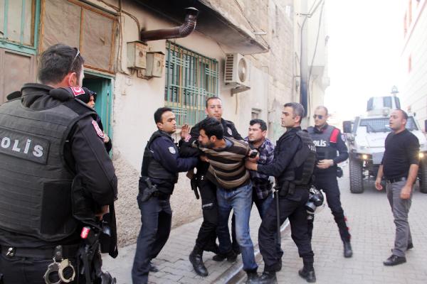 Şanlıurfa’da iki aile birbirine girdi: 9 yaralı, 12 gözaltı