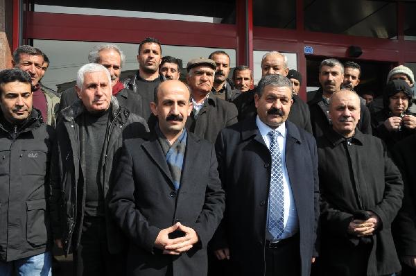 HDP'li Akdoğan Yüksekova esnafını ziyaret etti