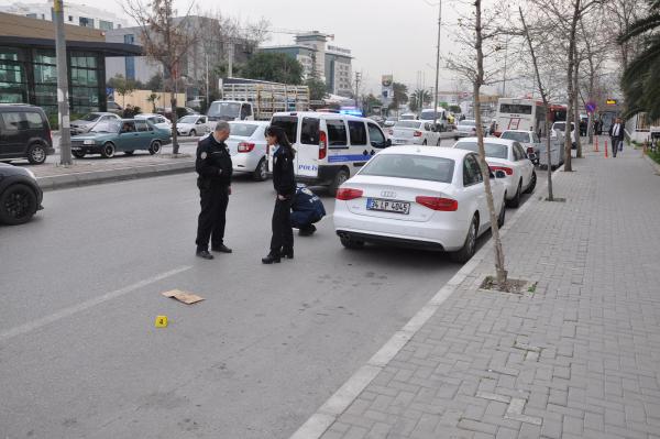 Silahlı kavgada yoldan geçen 1 kişi yaralandı