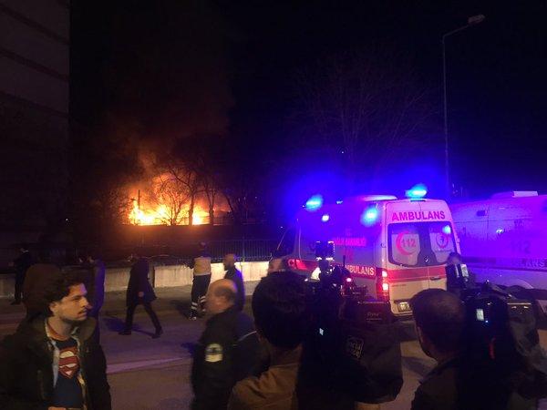 Ankara'da akşam saatlerinde meydana gelen patlama sosyal medyaya yansıdı (1)