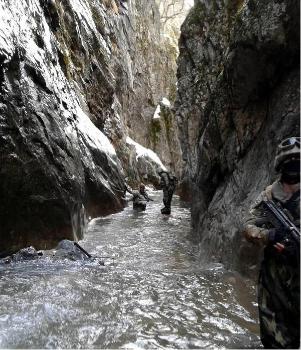 Tunceli'de PKK'nın hastane olarak kullanıldığı mağara bulundu