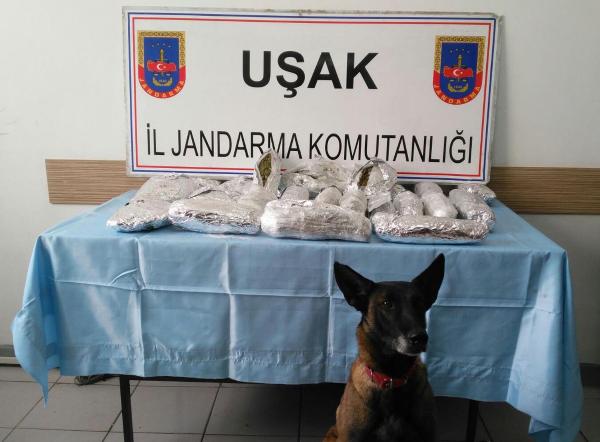 Otobüste 8 kilo 370 gram esrar ele geçirildi