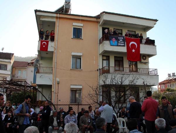 Ankara'daki patlamada yaşamını yitiren sivil memurun evinde yas (2)