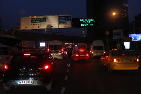 Şüpheli çantadan asker kıyafeti çıktı