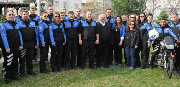 Polisten telefon dolandırıcılarıyla mücadele için klip