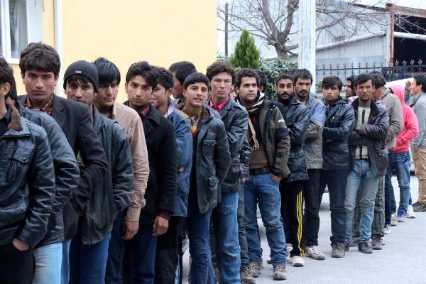 Sakarya'da 73 Afgan kaçak yakalandı