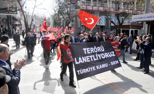Kamu-Sen Genel Başkanı Koncuk: Birileri hata yapıyor diye çocuklarımız şehit olmasın