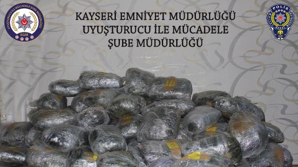 Kayseri'de TIR'dan 340 kilo esrar çıktı
