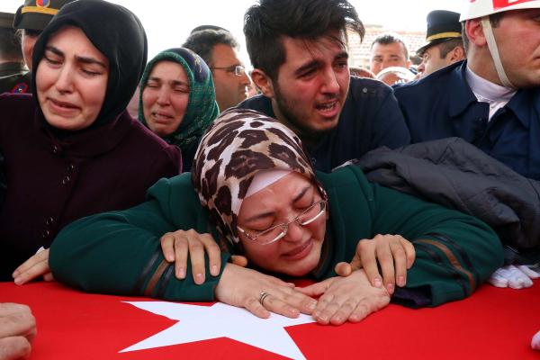 Şehit ere ikizinden gözyaşı