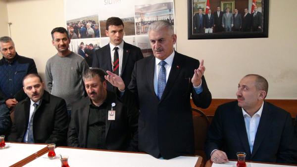 Yıldırım," Bu bayrak inmez, bu ezanlar dinmez"