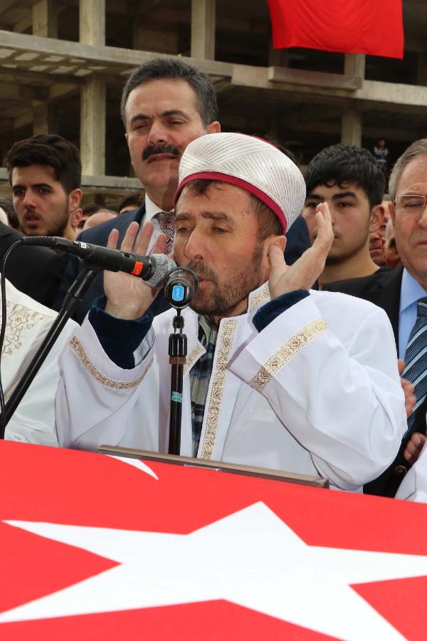 Şehit ere ikizinden gözyaşı (2)
