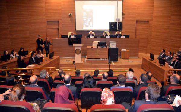Hukukçular, çocuk istismarı paneli için bir araya geldi