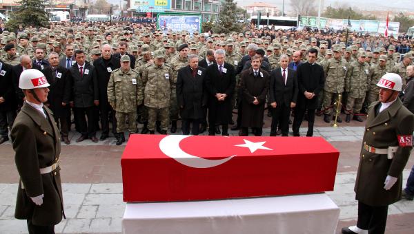 Şehit Astsubay Özdemir son yolculuğuna uğurlandı