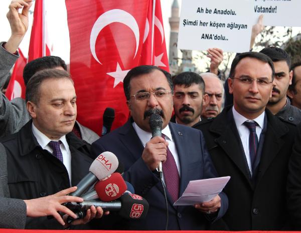 Sivas'ta Kamu-Sen'den terör protestosu