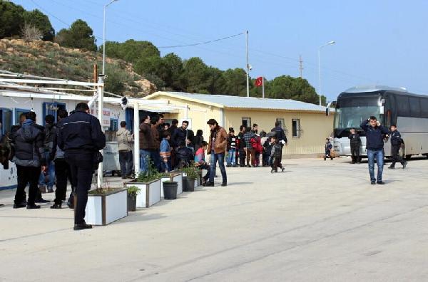 Foça'da 111 mülteciyle 4 organizatör yakalandı