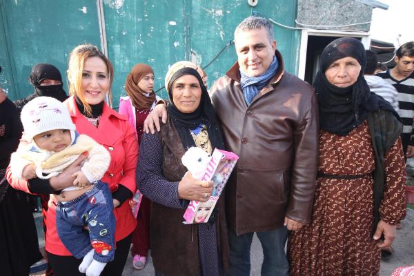 Burhaniyeli işadamı Suriyeli aileler için umut oldu