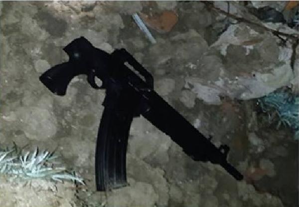 Otomobildeki ruhsatsız tüfeğe 4 gözaltı