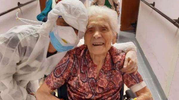 Koronavirüsü yenen en yaşlı insan oldu
