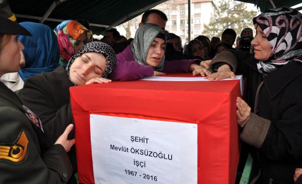 Ankara'daki saldırıda şehit olan Mevlüt Öksüzoğlu, Kayseri'de toprağa verildi