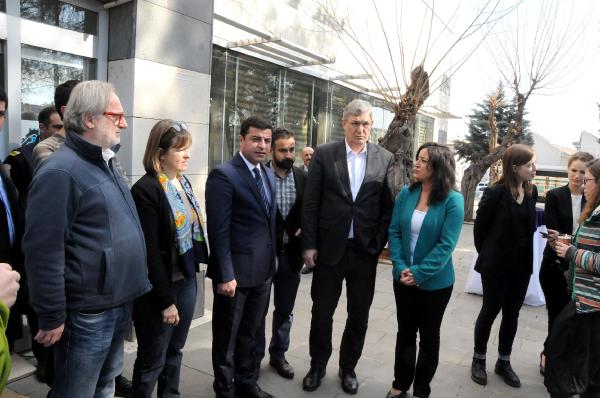 Demirtaş: AKP, IŞİD'in siyasi uzantısıdır