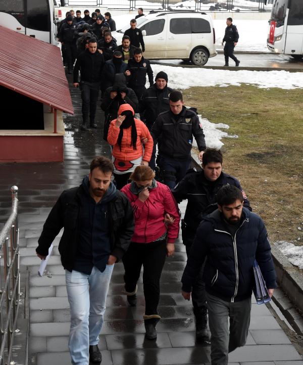 Fuhuş operasyonunda gözaltına alınanlar adliyede
