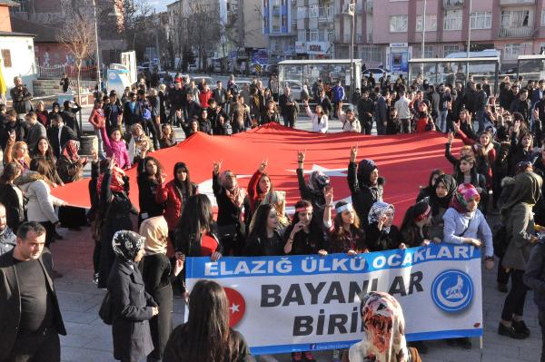 İzmir'de öldürülen üniversiteli Çakıroğlu, Elazığ'da anıldı