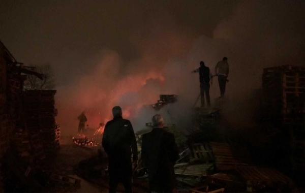 Yangından 'Candost'larını kurtardılar