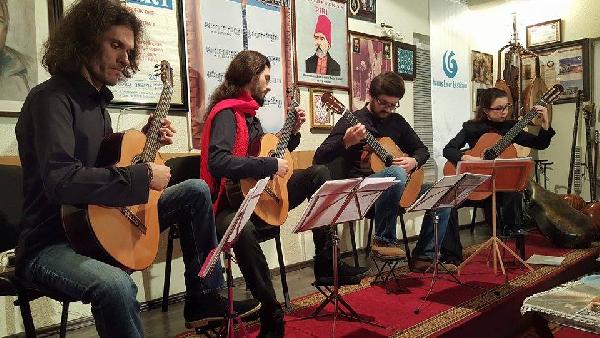 Prizren'de gitar dinletisi büyük beğeni topladı