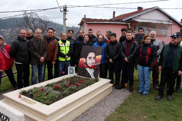 Motosiklet tutkunu genç ölüm yıldönümde anıldı