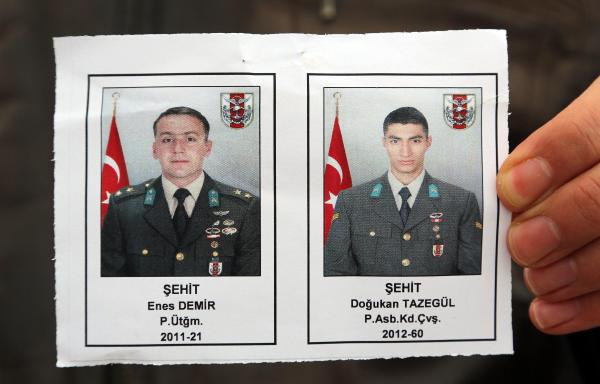 Diyarbakır Sur şehitleri Üsteğmen Demir ve Astsubay Tazegül, gözyaşlarıyla uğurlandı