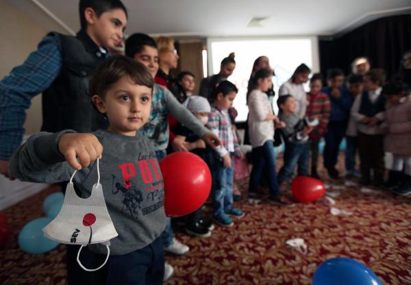 Lösemiyi yenen çocuklar eğlendi