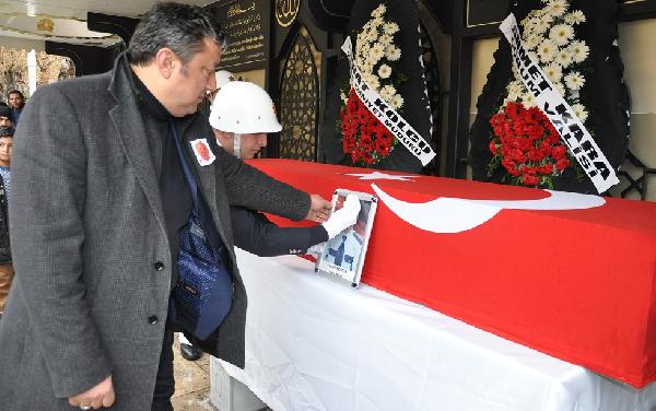 Kanserden ölen polis memuru son yolculuğuna uğurlandı