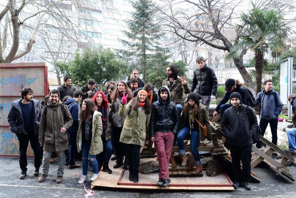 İTÜ’lü bir grup öğrenciden bahçe nöbeti