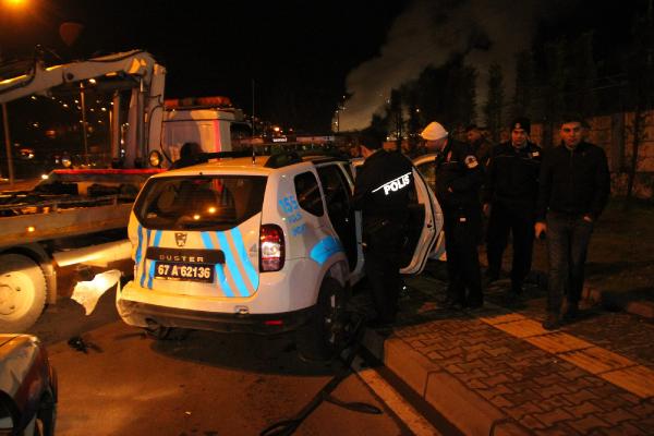 Alkollü sürücü, polis aracına çarparak durabildi