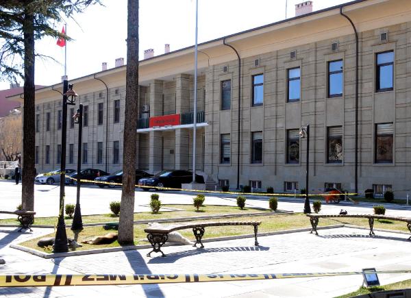 Bomba sanılan poşetten elma ve mandalina çıktı