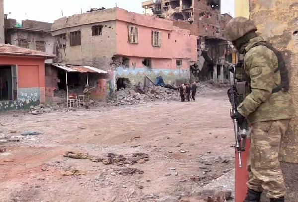 Sur'dan tahliye edilen 6 kişi yarın adliyeye çıkarılacak