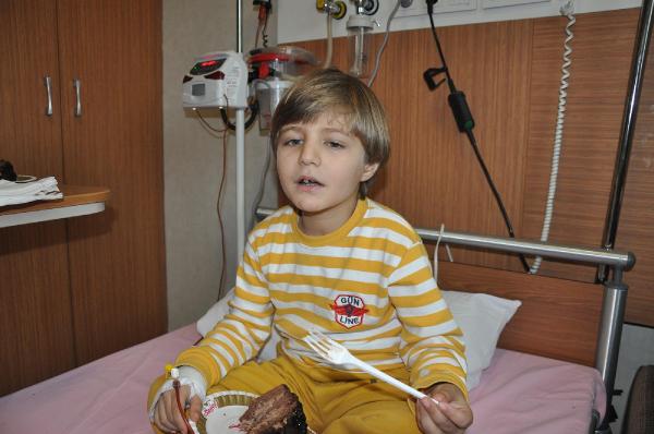 İlik nakli bekleyen kardeşine umut oldu