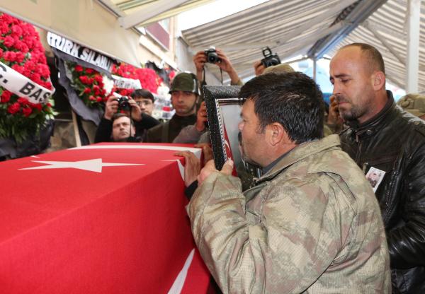 İdil şehidi Uzman Çavuş, Afşin'de gözyaşlarıyla uğurlandı