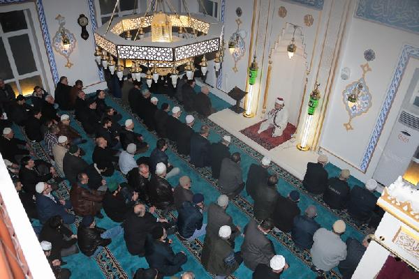 Başkan Hasan Can, Sabah Namazında Cemaatle Buluştu