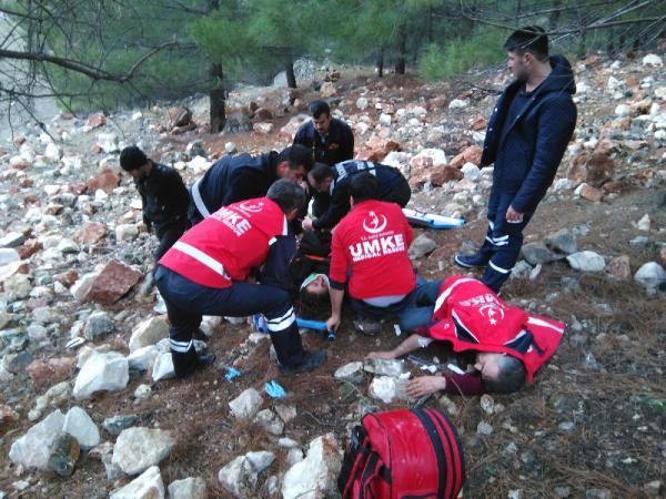 Adıyaman’da otomobil devrildi: 2 yaralı