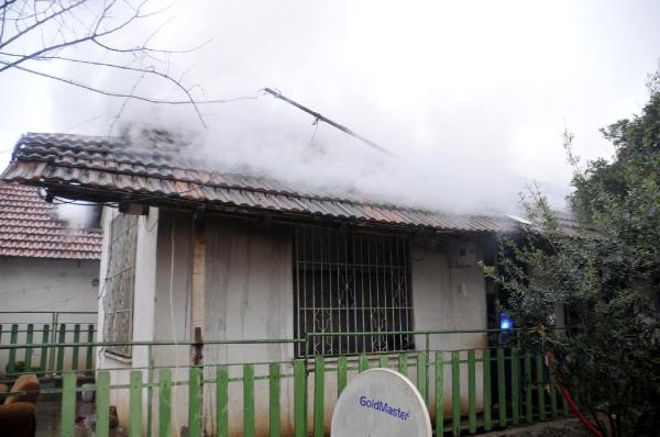 Yangından sadece bisikletini kurtarabildi