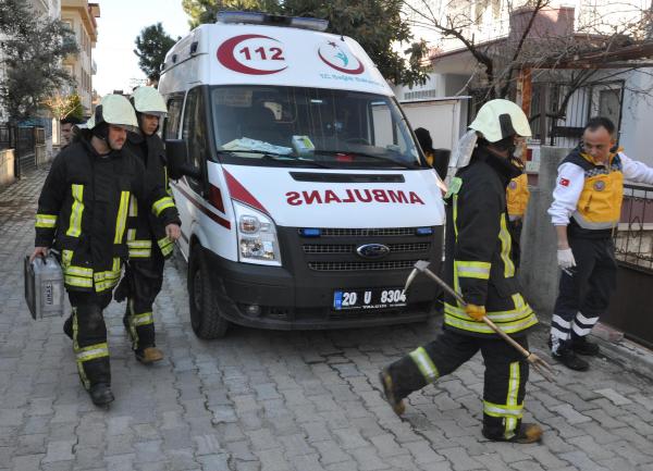 Diyalizde acı çektiğini düşündüğü annesini eve kilitledi
