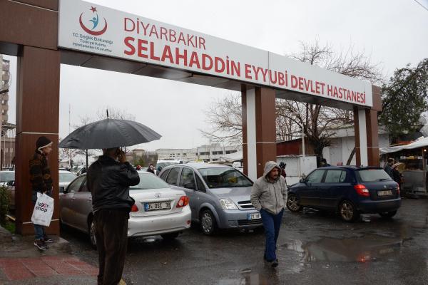 Diyarbakır'da başhekime silahlı saldırı: 4 yaralı -Fotoğraflar