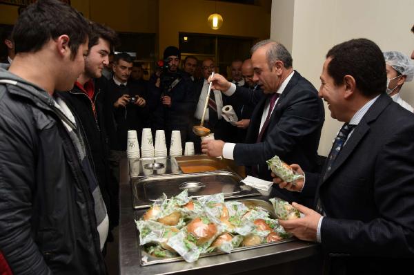 Ordu'da kütüphanede ders çalışanlara ücretsiz çorba